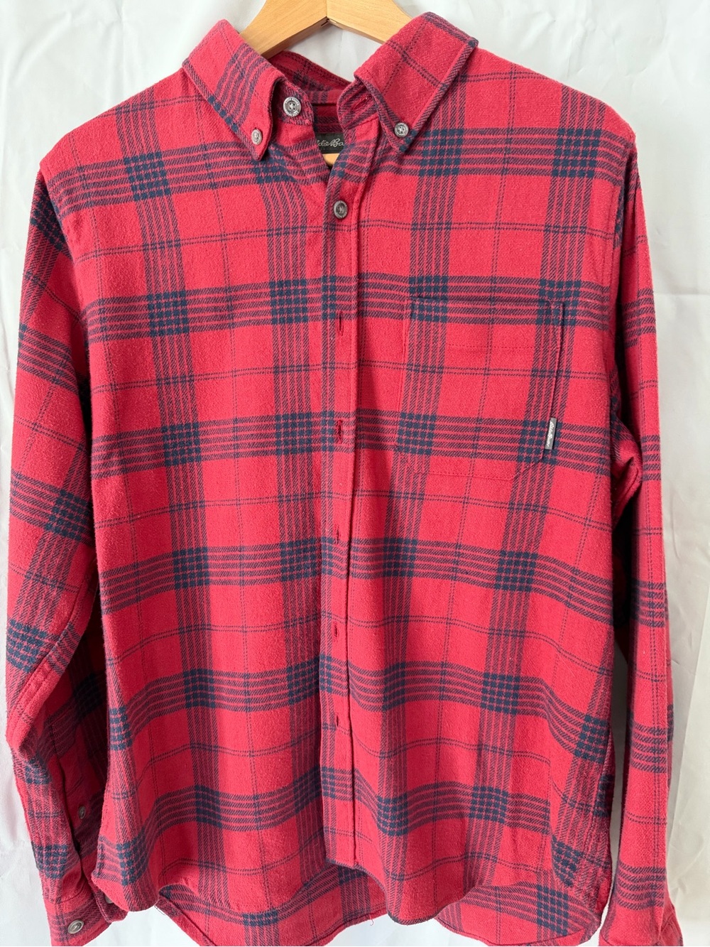 Eddie Bauer Everyday Flex flannel button down red black plaid medium